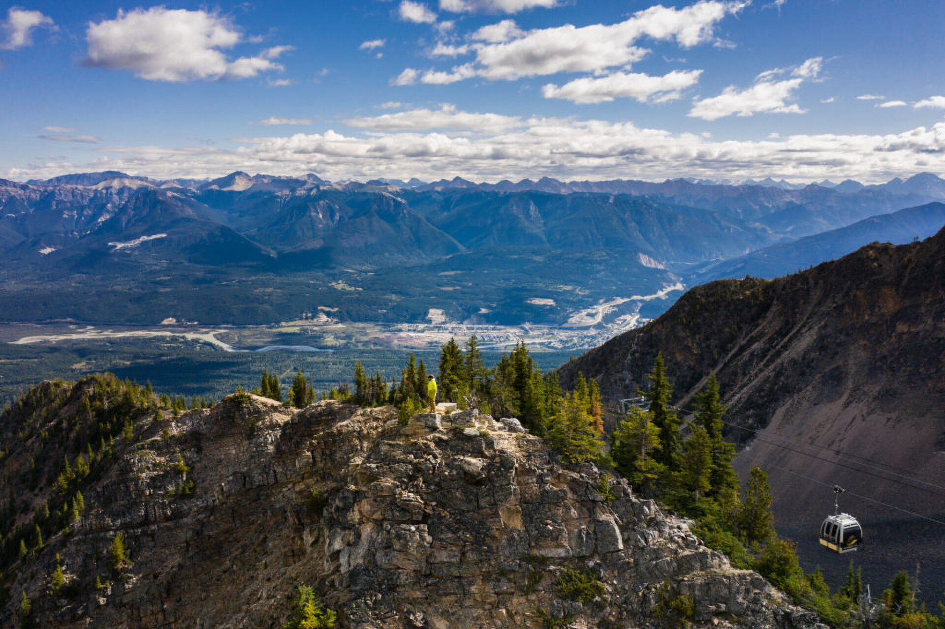 Kicking Horse Mountain Resort, overlooking the Rocky Mountains. Photo by Kootenay Rockies Tourism/Mitch Winton.