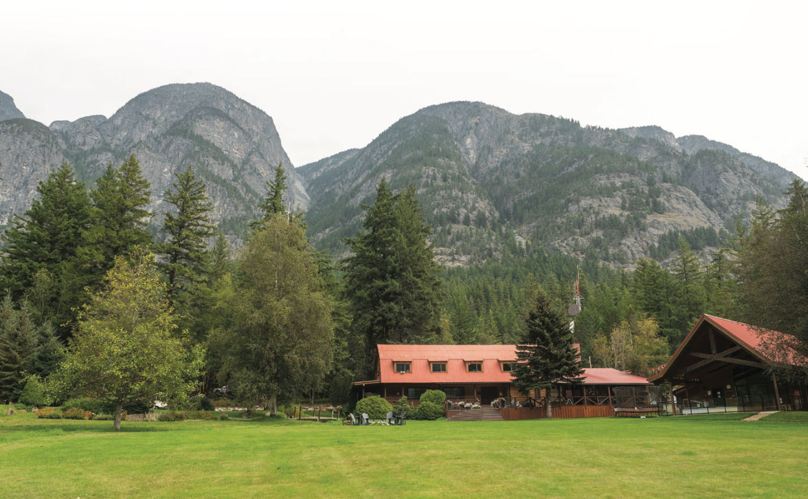 Tweedsmuir Park Lodge. Photo by Diane Selkirk.